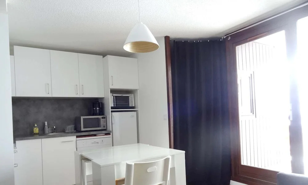 Studio in L'Alpe D'Huez, with Wonderful Mountain View And Furnished Terrace