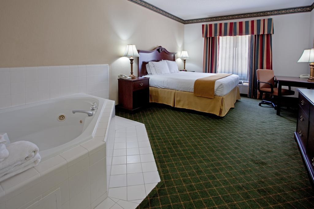 Moncks Corner Inn