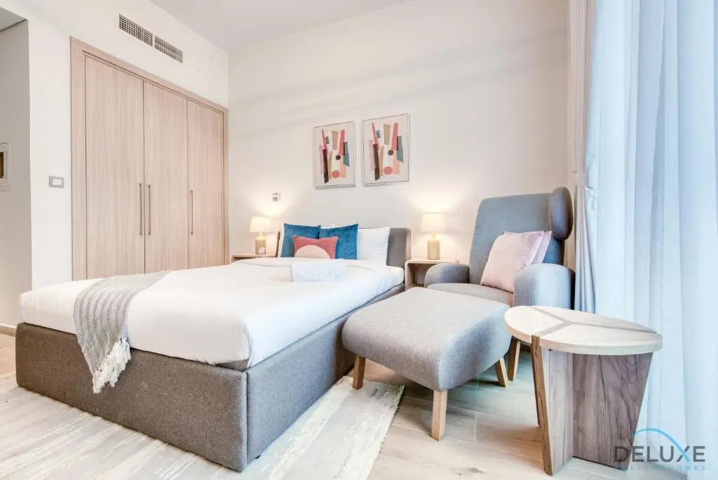 Adorable Studio at Aura Residences Jebel Ali by Deluxe Holiday Homes