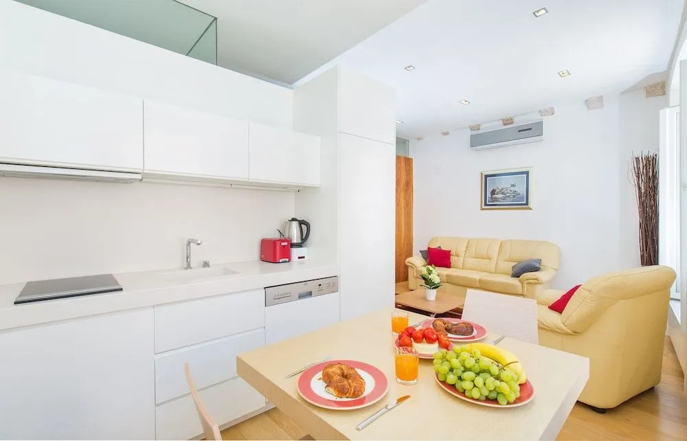 The View Apartment by Irundo