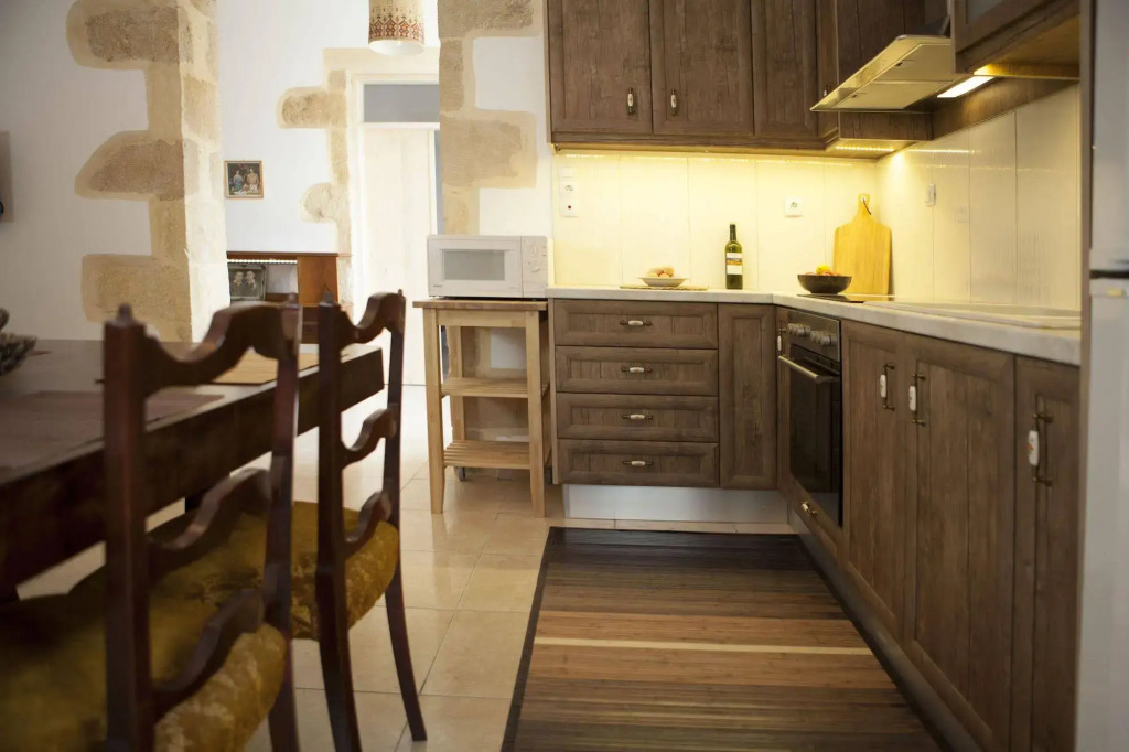 Cretan cottage of 1900 with beautiful olive yard