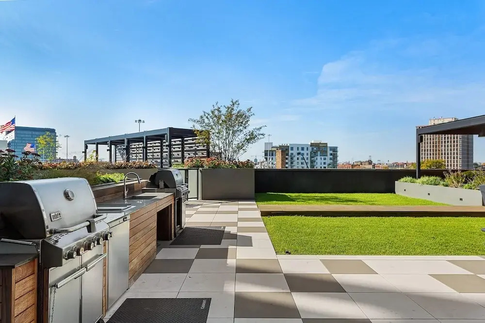 High-end 1BR Fulton Market Panoramic Views