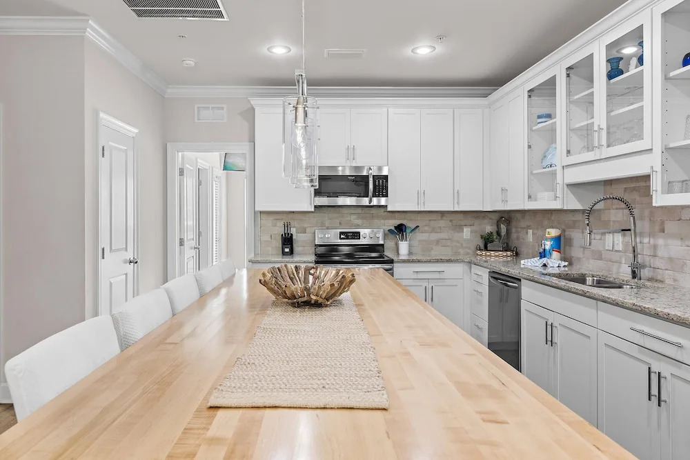 Driftwood Townhomes #3- Liv Salty