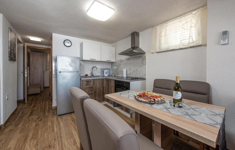 Stunning Apartment in Petrcane With Wifi and 1 Bedrooms