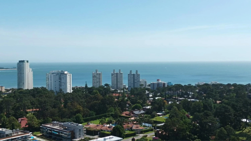Summer Tower 102