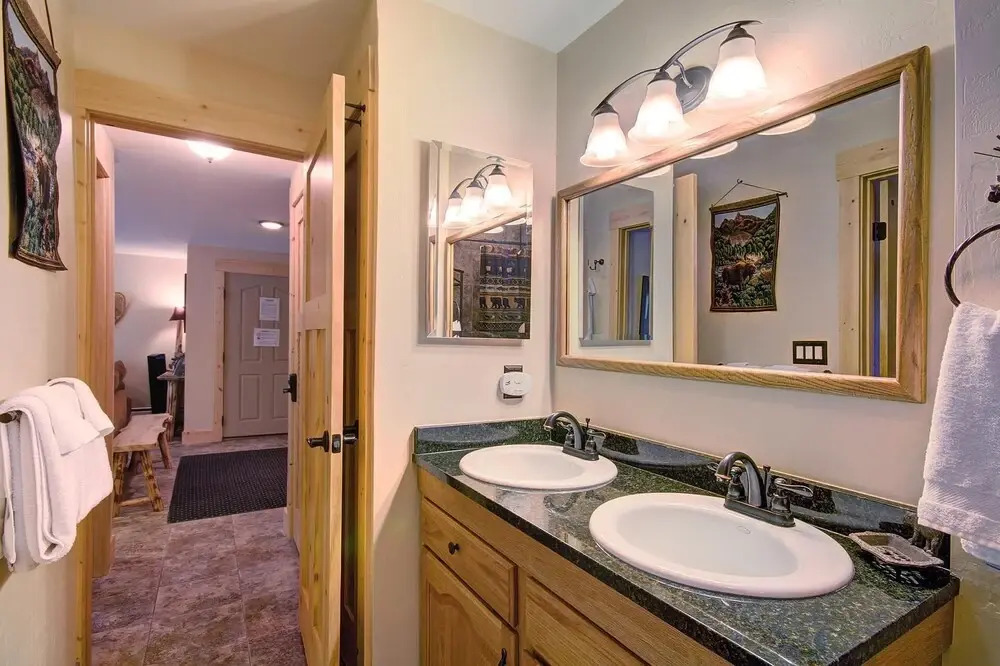 The Lift C11 1 Bedroom Condo by RedAwning