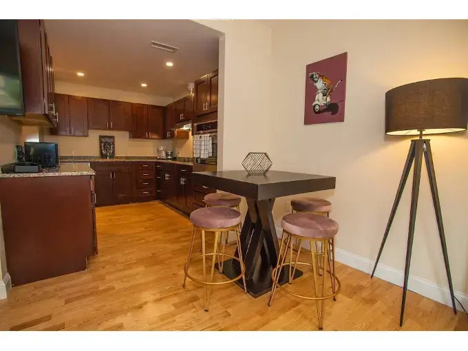 NEW 4 Bed 2 Full Bath Condo Near Back Bay