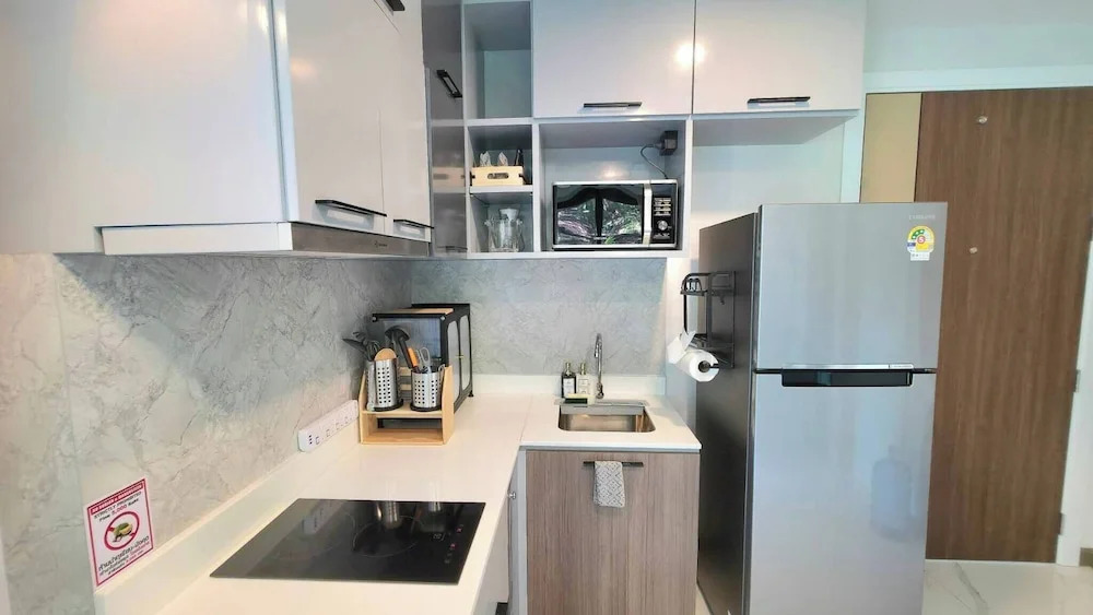 Room-a301- 1 Bedroom Corner Condo Forest