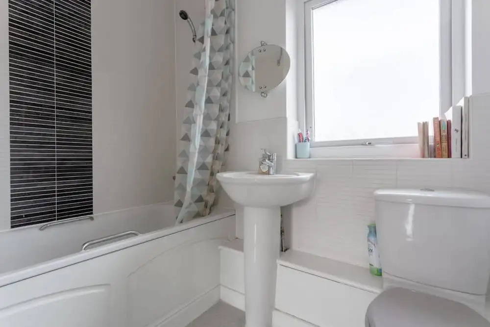 Modern and Bright 2 Bedroom Flat Near Burgess Park in Peckham