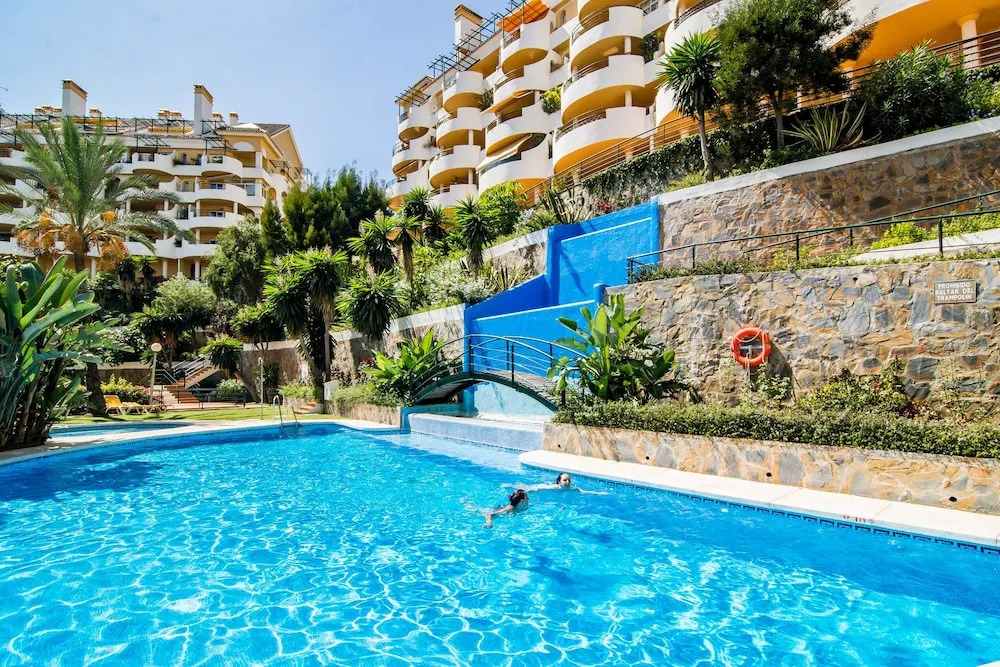 SAA2 Stunning 3 bedroom apt in Puerto Banus Roomservice