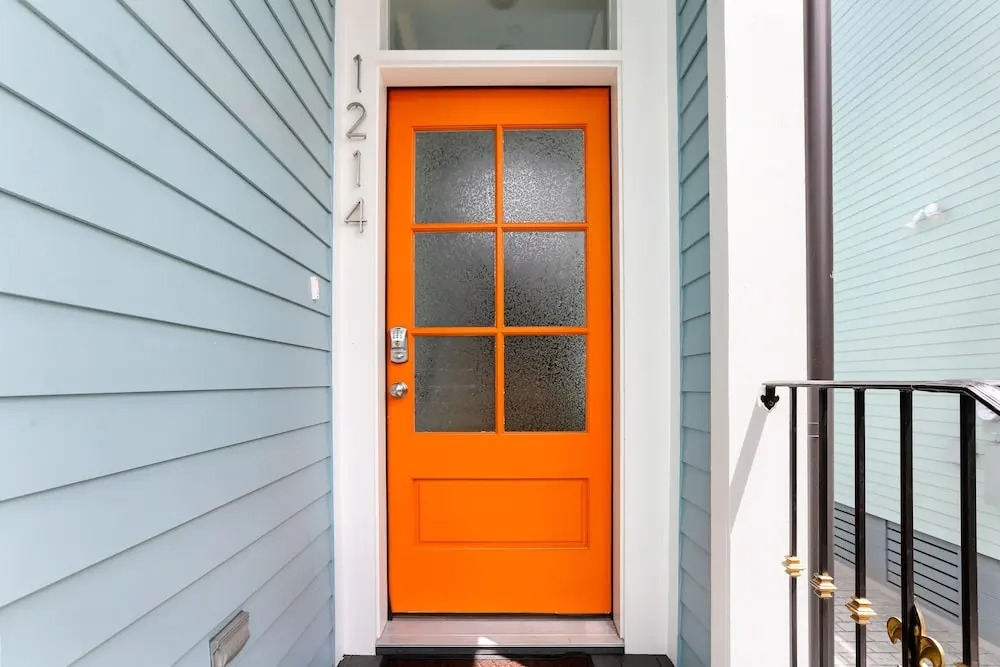 Spacious 5BR Urban Retreat with Balcony & Pool