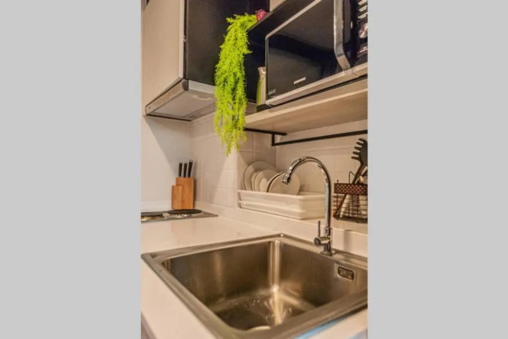1BR Mountain/Pool View at Central festival mall.