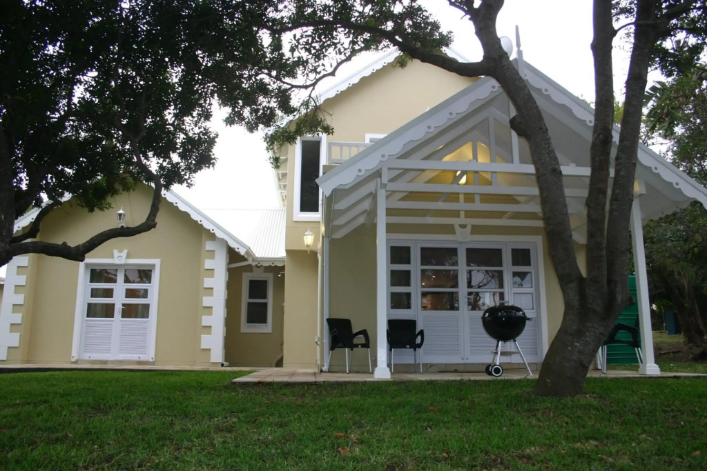 Barbados 13, Caribbean Estate