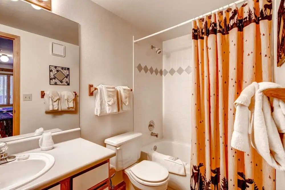 Woodbridge Inn 302 by RedAwning