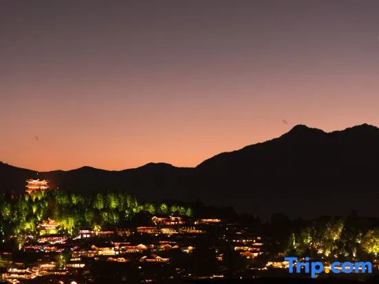 Xiangju·Sunrise Golden Mountain Designer Homestay