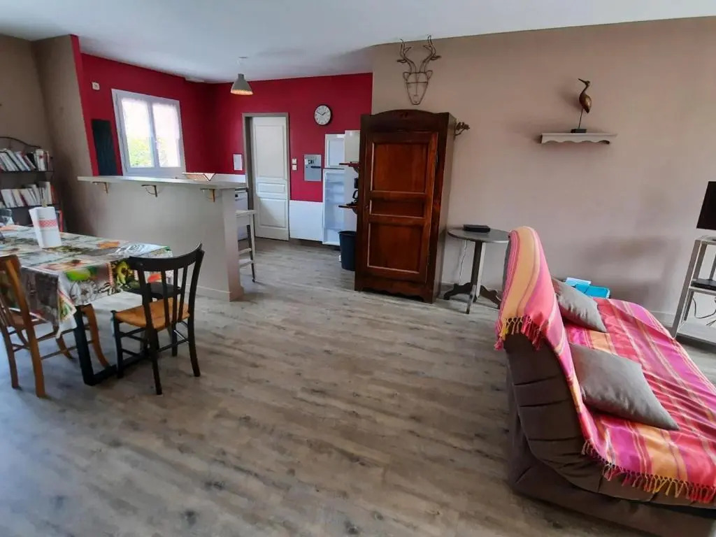 Maison de plain-pied avec jardin clôturé, proche Thermes St Roch - 3 chambres, WiFi, cuisine équipée - FR-1-541-46