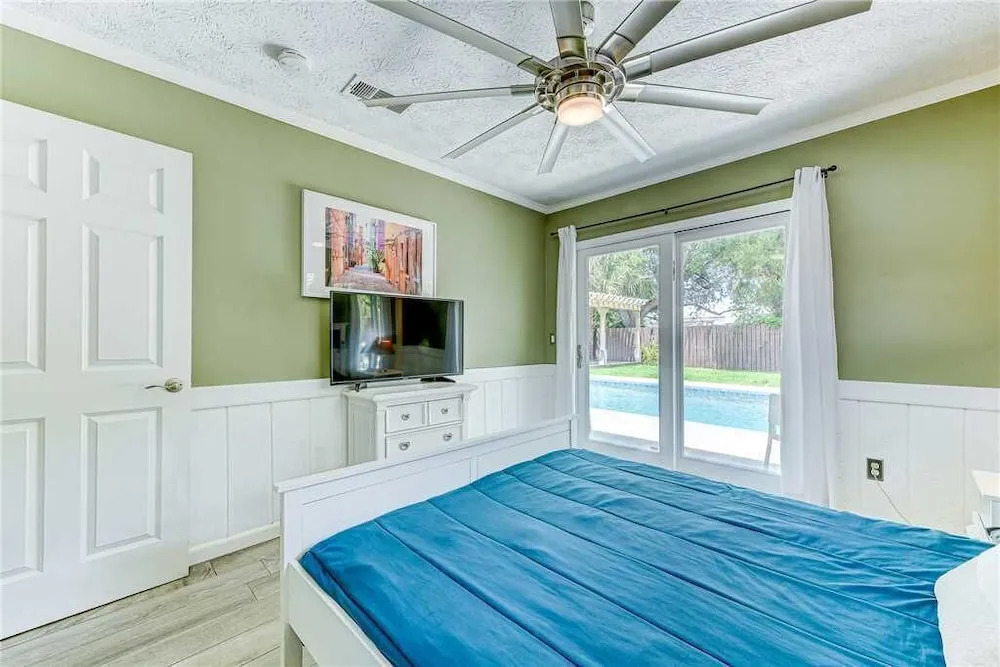 Summertime Sanctuary, Private Pool, 3 Bedrooms, Sleeps 8