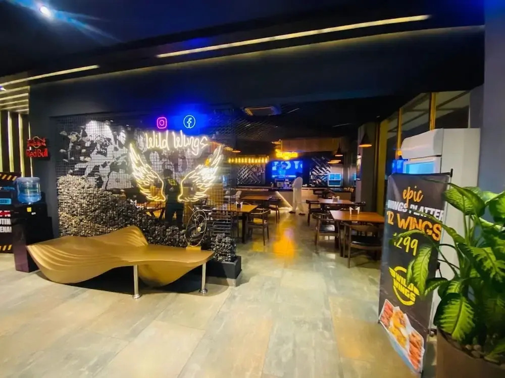Holidazzle Serviced Appartment