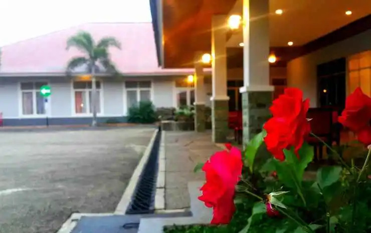 Emerone Moslem Friendly Hotel Batusangkar