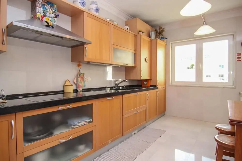3 Bedroom Apartment by the Sea with Balcony