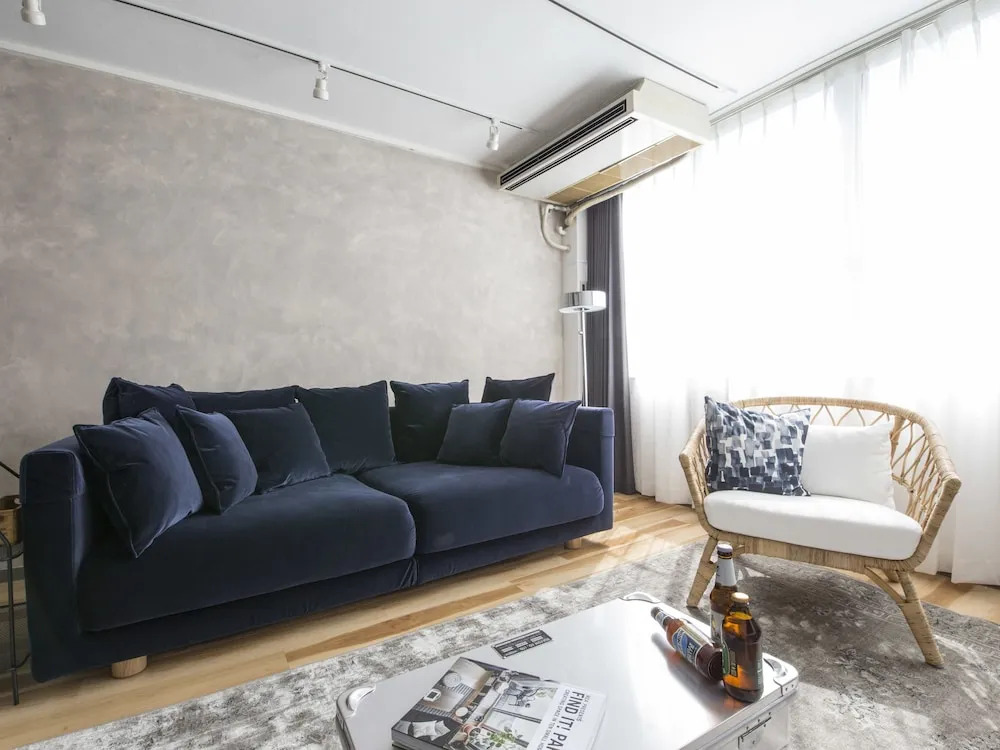 nid NAMBA Station House
