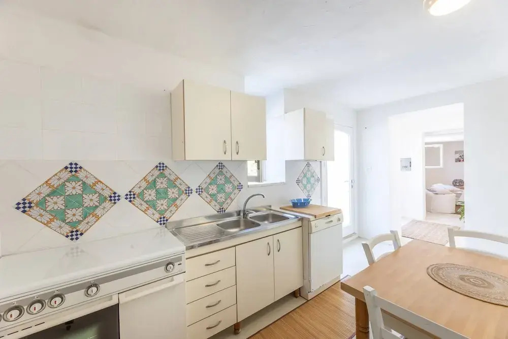 Belvedere - Seafront Apartment - 3 Places