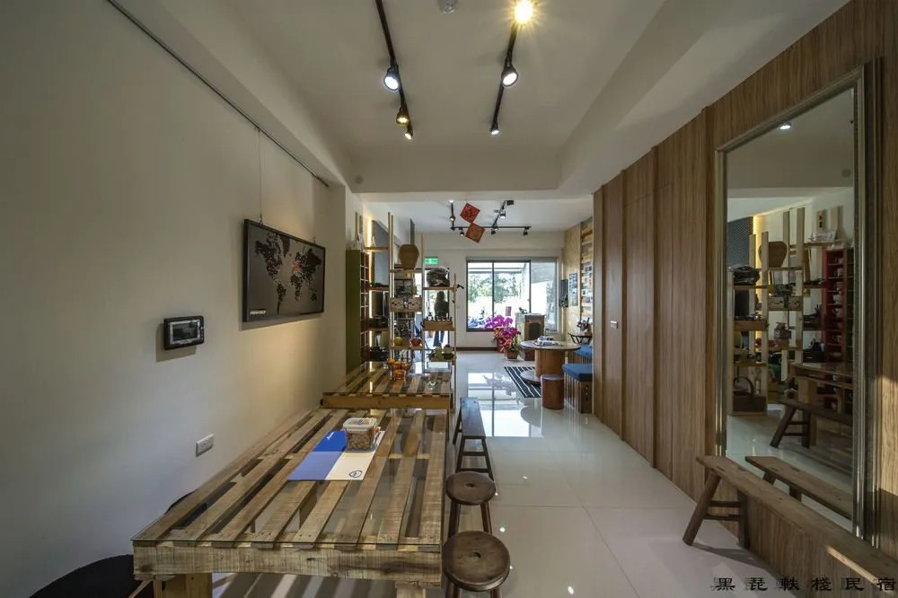 K&B Happy Hostel