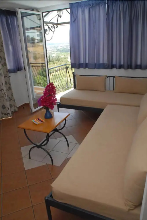 Christoforos Apartments