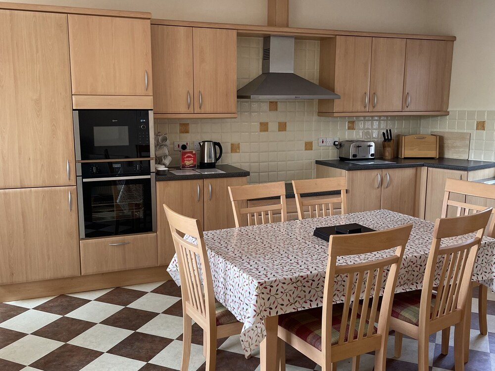 Coach House 4