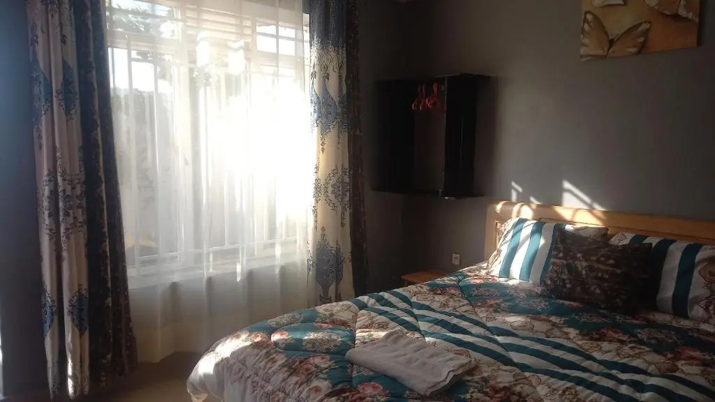 Tommy's Budget Rooms