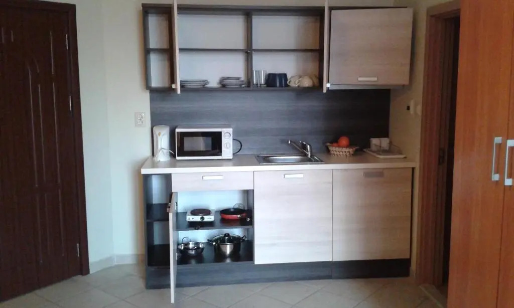 Summer Breeze Apartments