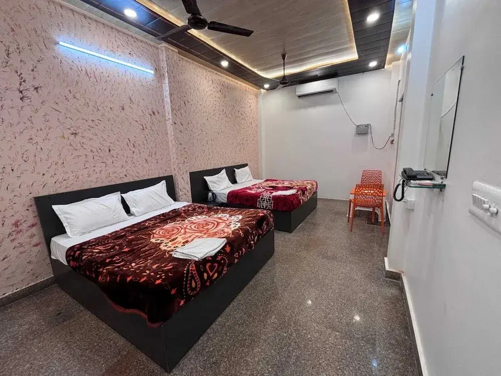 Hotel Gurudev Palace