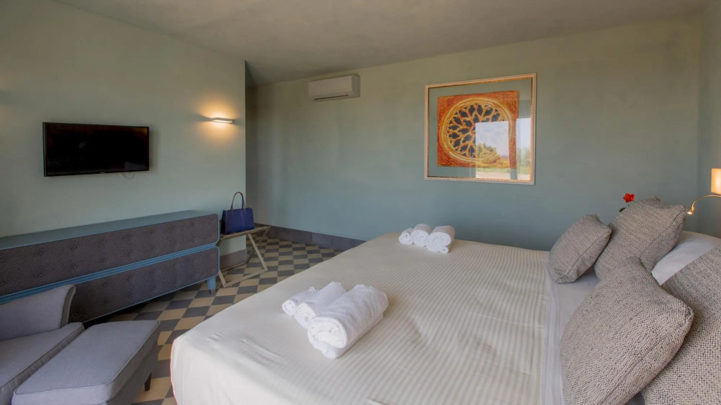 VILLA PASSO DEGLI AIRONI 12, Emma Villas