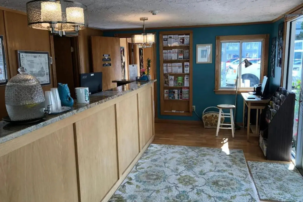 SeaCoast Inn
