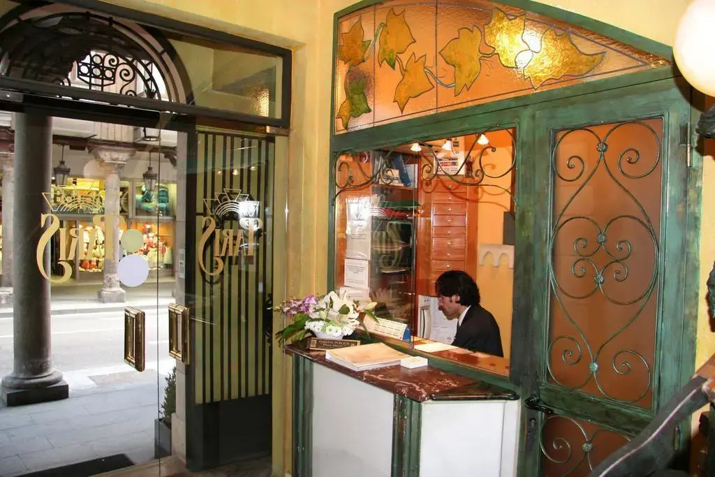 Hostal Paris