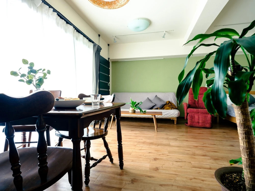 Home n Lounge