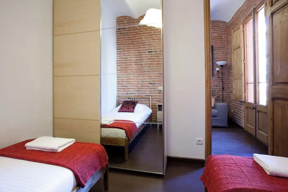Bright Apartment Near Sagrada Familia