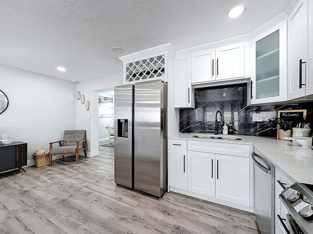 3485 Floral Drive SE