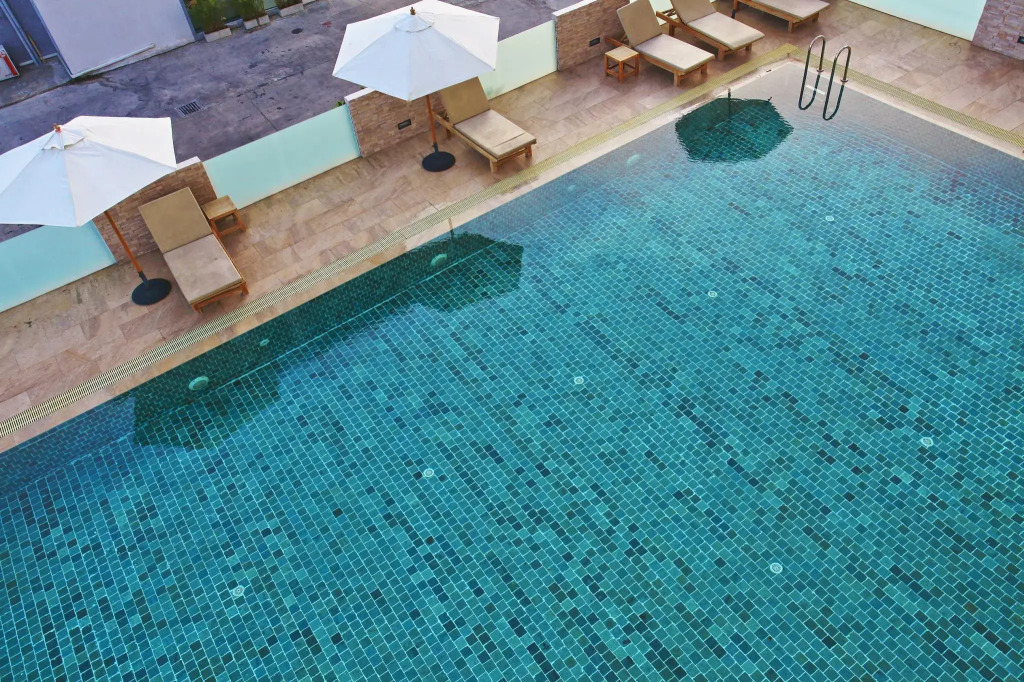 Leenova Hotel
