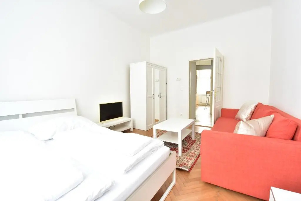 Universum Apartment 3