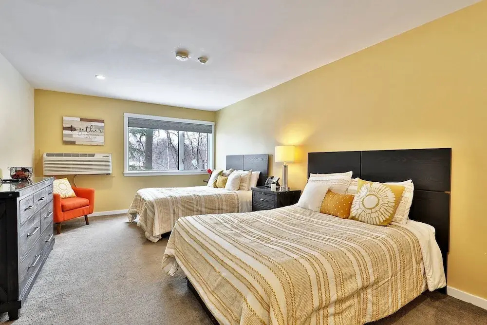Hotel Style Condo Promising a Comfortable and Convenient Retreat Right in the Heart of Vermont ski Country