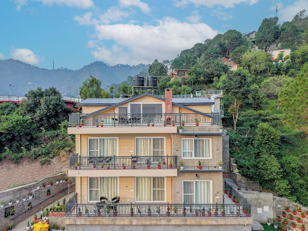 Elivaas Konifer Greyvine Hillside 9 BHK