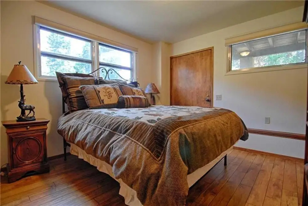 Large Deck and Bonus Room Plus Unique Features #146