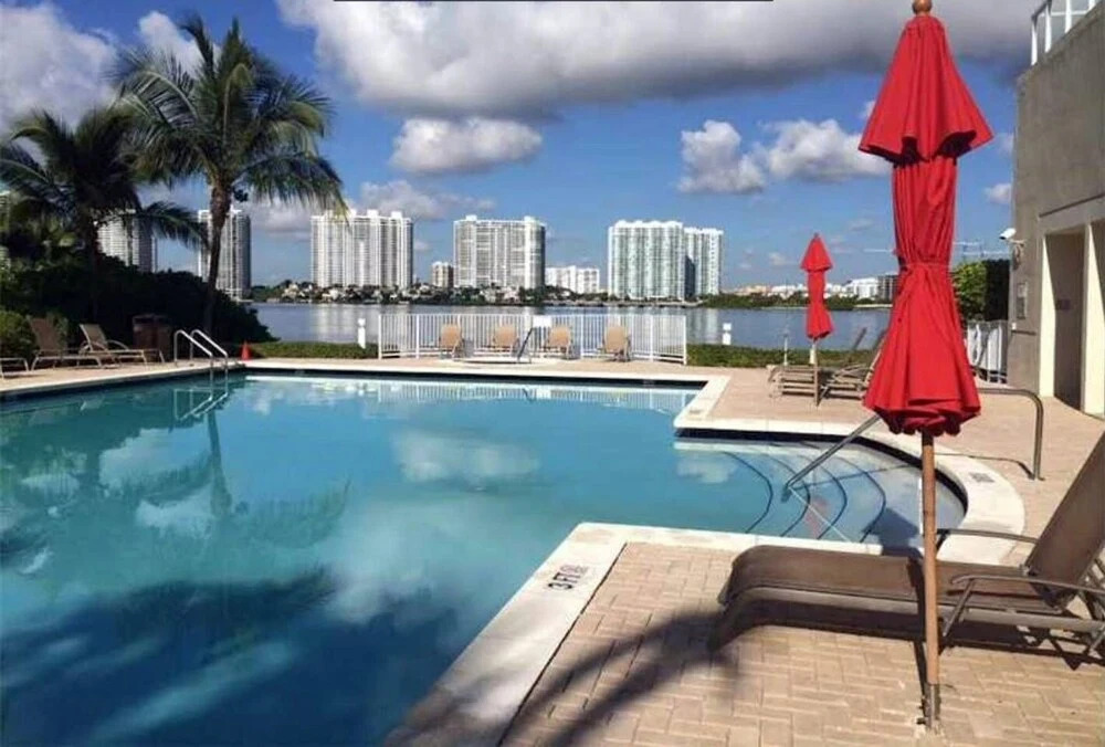 Le Marina Bay 1009 by Go Florida Condo, Sunny Isles