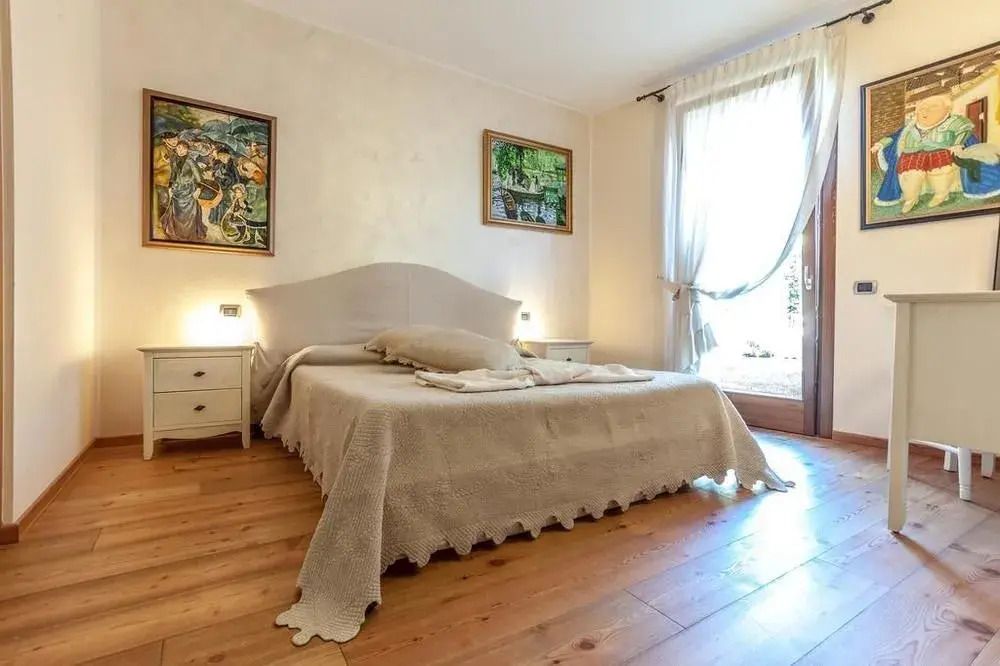 Alisee Bed  Breakfast