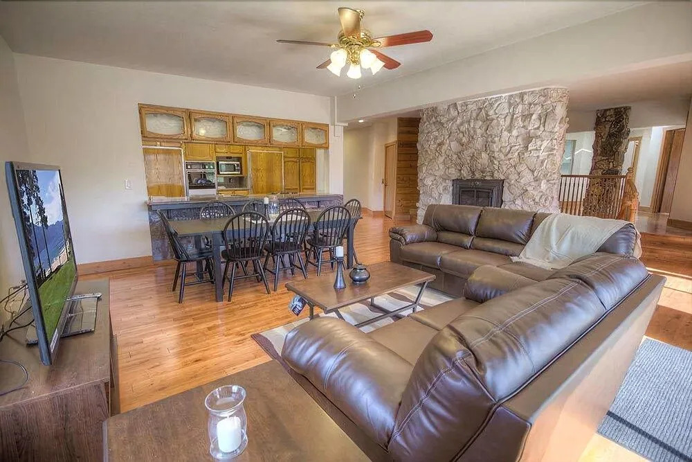 569 Lucerne 4 Bedroom Home by RedAwning