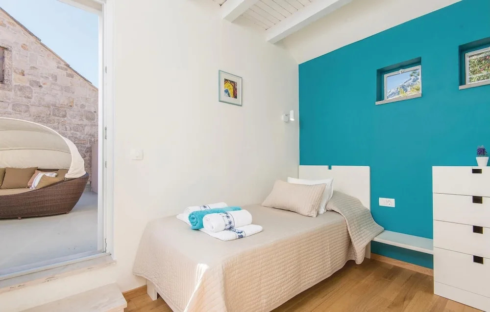 Awesome Home in Orebic With Wifi and 4 Bedrooms