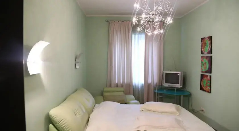 Five Star Apartment