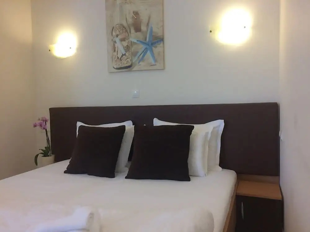 Posto studio superior studio 1 100 m from the beach