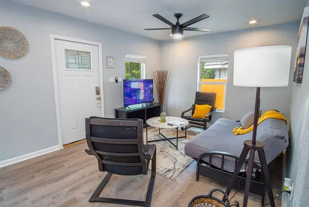 Charming 3br/1ba Close to Vibrant Downtown